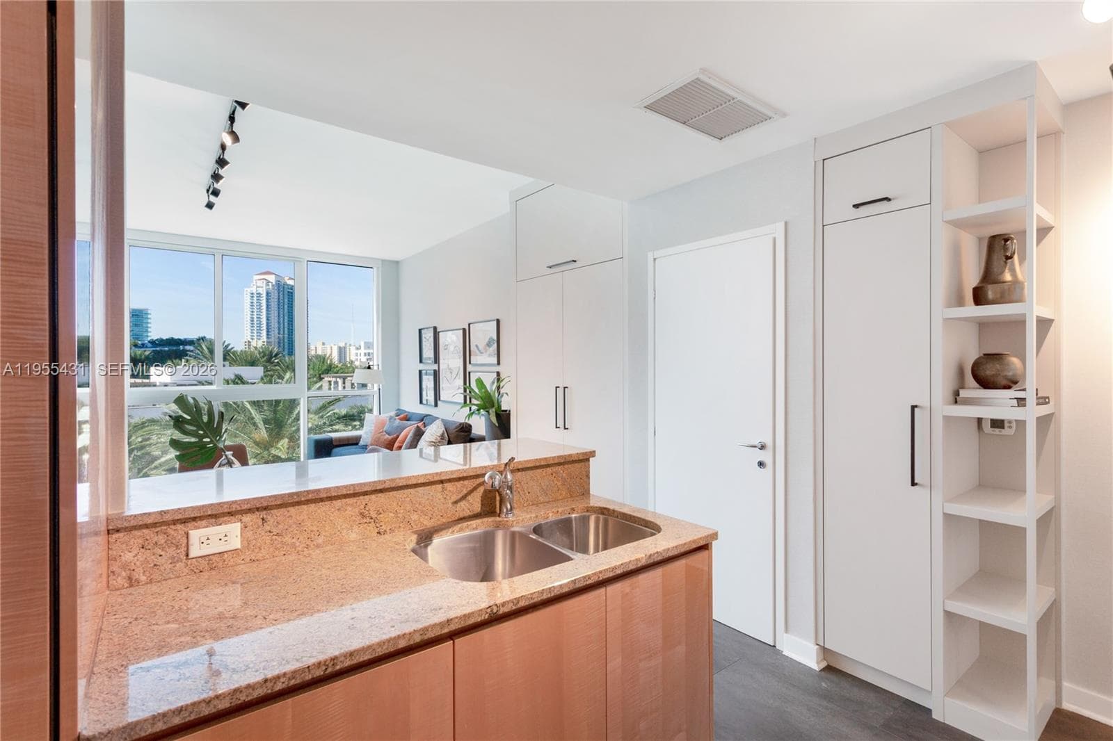 50 S Pointe Dr # 609, Miami Beach FL 33139 — 7