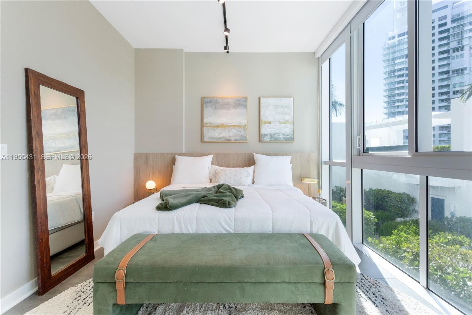 50 S Pointe Dr # 609, Miami Beach FL 33139 — 14