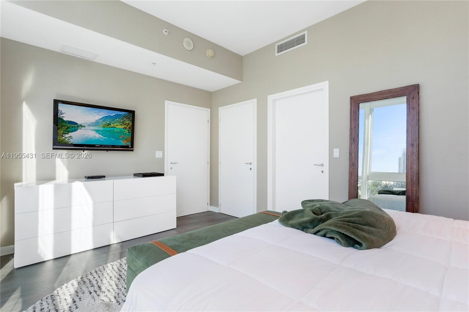 50 S Pointe Dr # 609, Miami Beach FL 33139 — 15