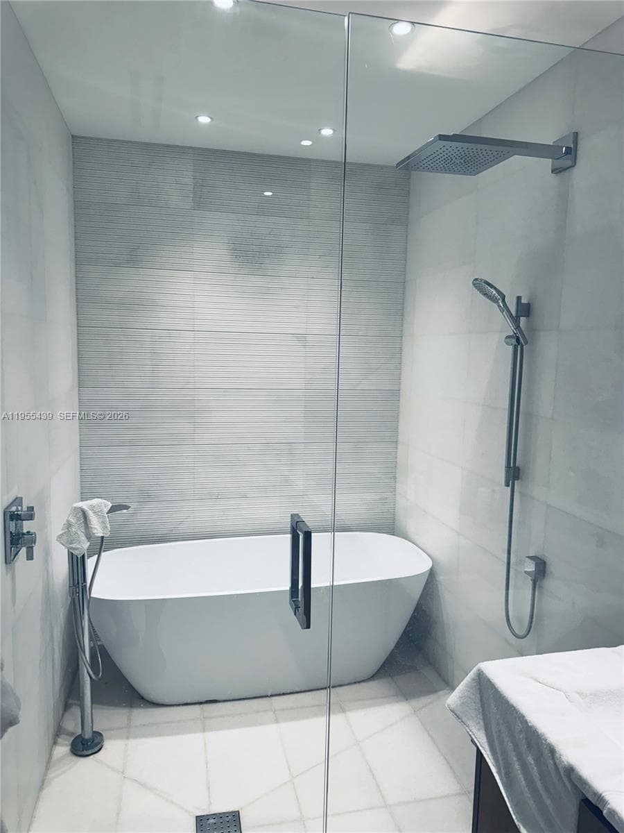 304 Ocean Dr # 302, Miami Beach FL 33139 — 11
