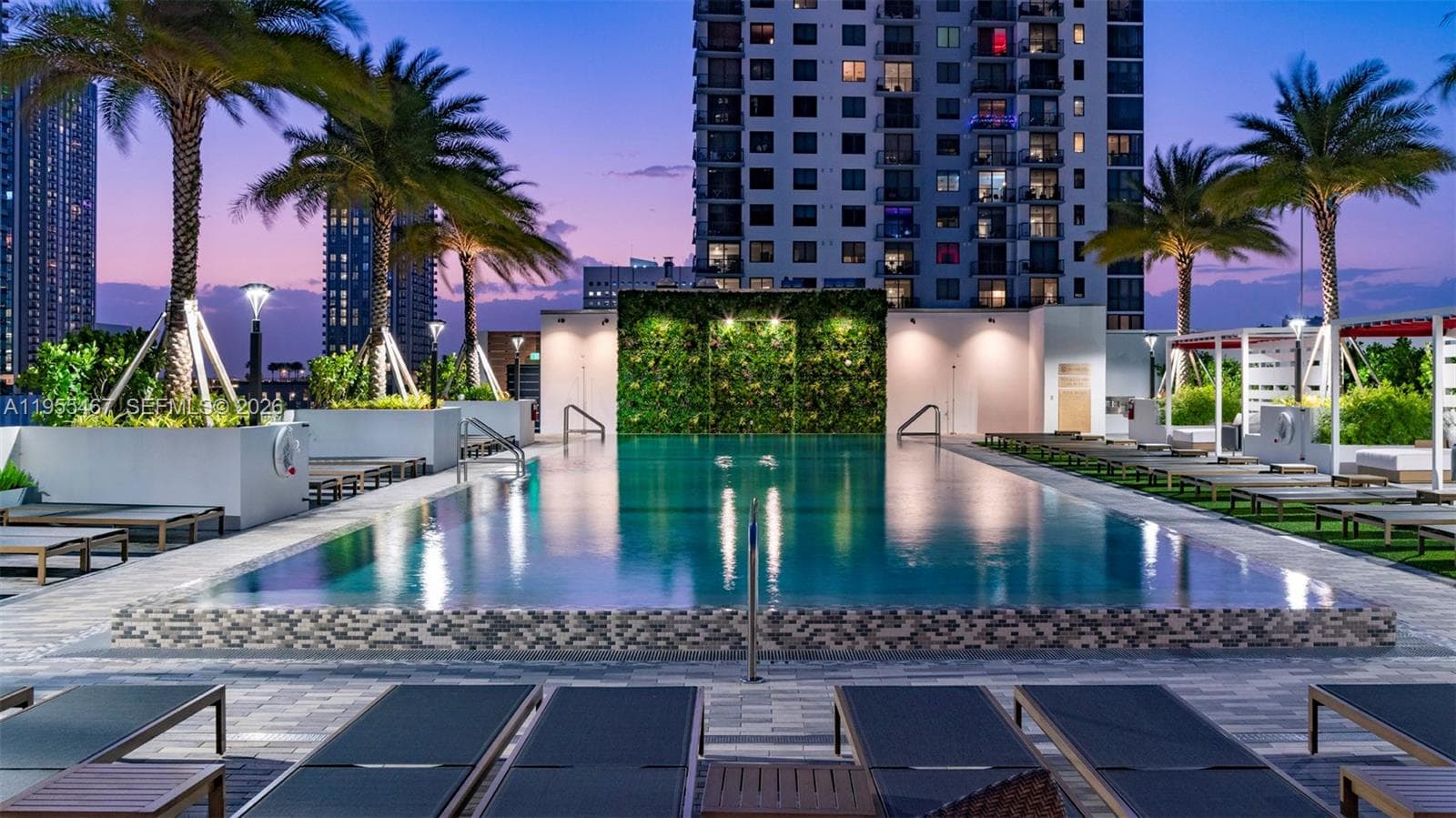 650 NE 2nd Ave # 0305, Miami FL 33132 — 23