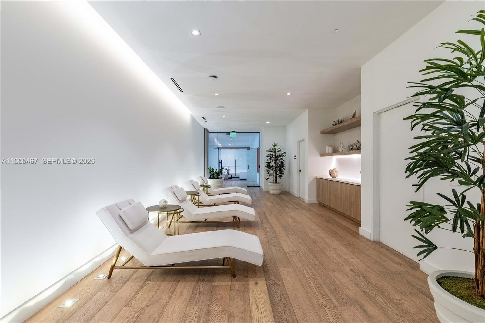 650 NE 2nd Ave # 0305, Miami FL 33132 — 15