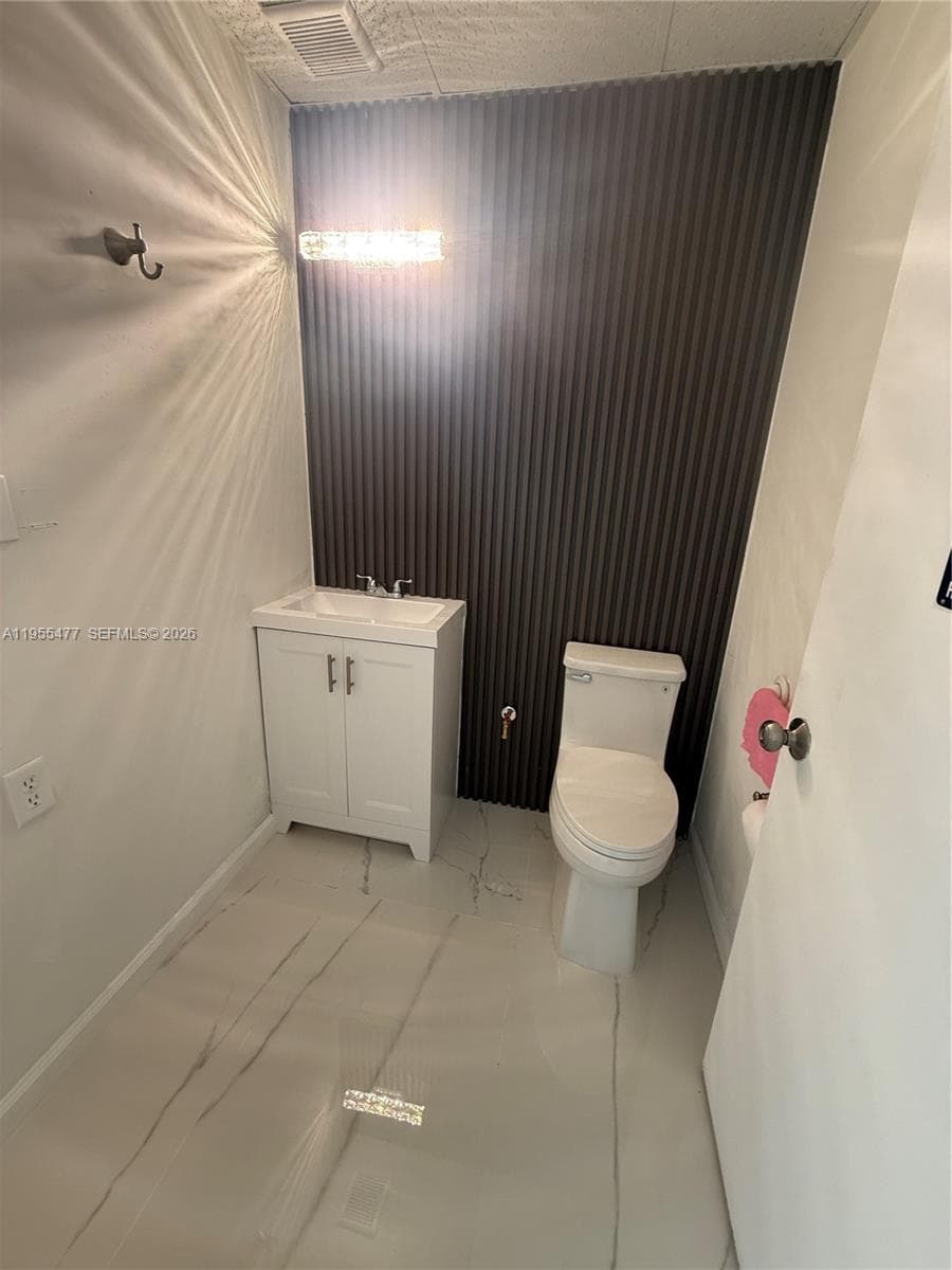10509 SW 40th St # 10509, Miami FL 33165 — 5