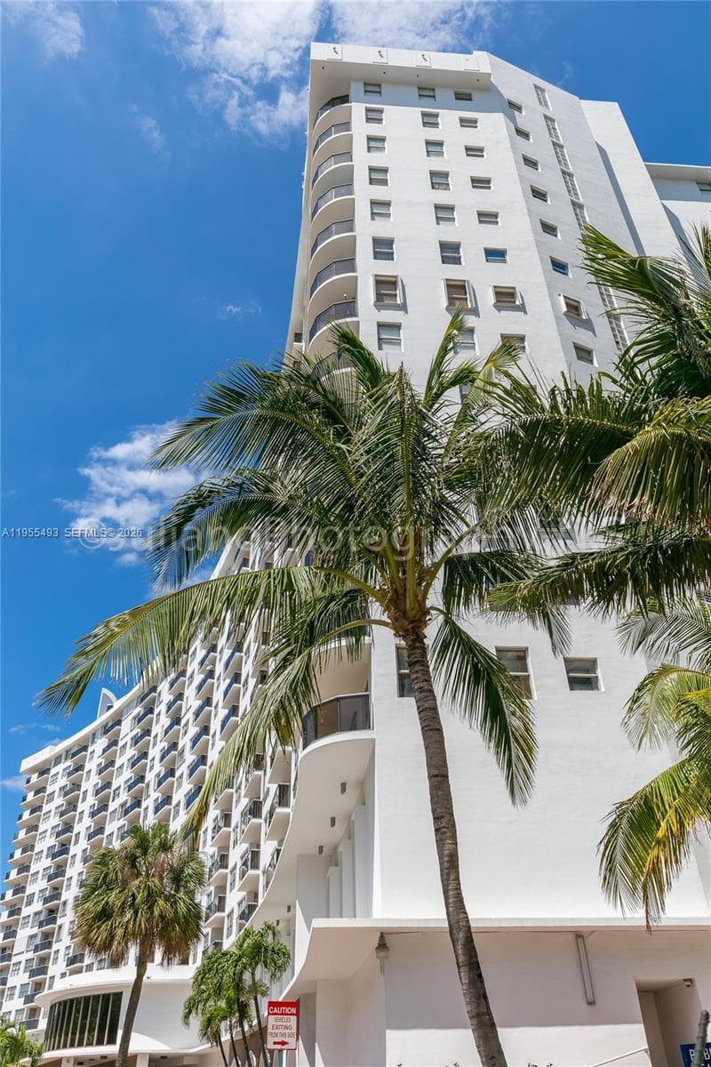 6039 Collins Ave # 1206, Miami Beach FL 33140 — 36