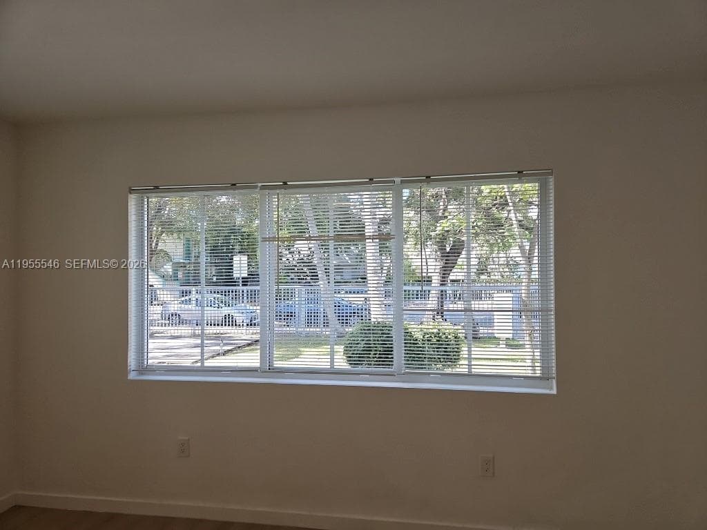 557 Michigan Ave, Miami Beach FL 33139 — 23