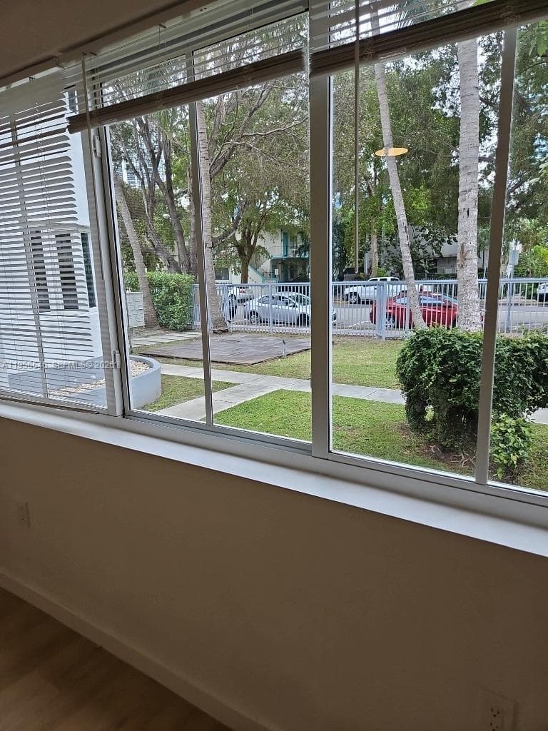 557 Michigan Ave, Miami Beach FL 33139 — 18