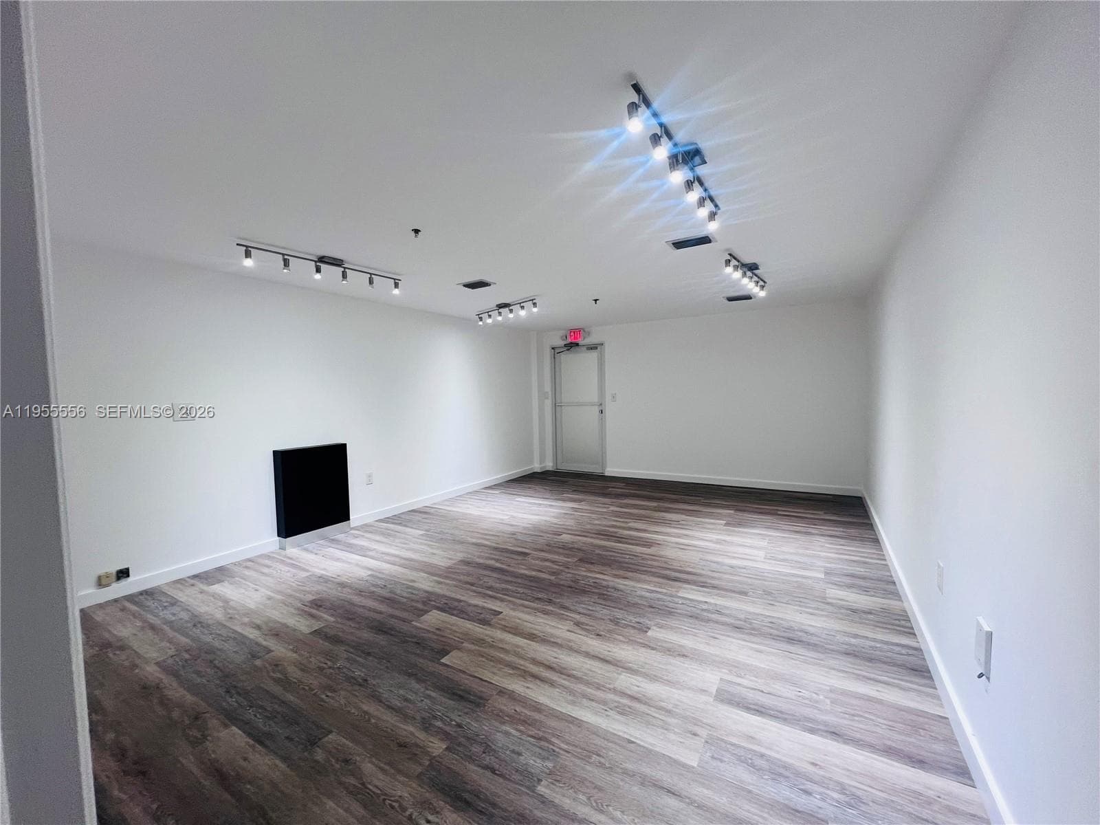 7500 NW 25th St # 256, Miami FL 33122 — 3