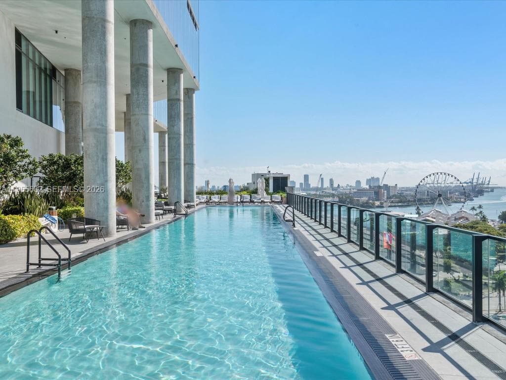 398 NE 5th St # 2314, Miami FL 33132 — 17