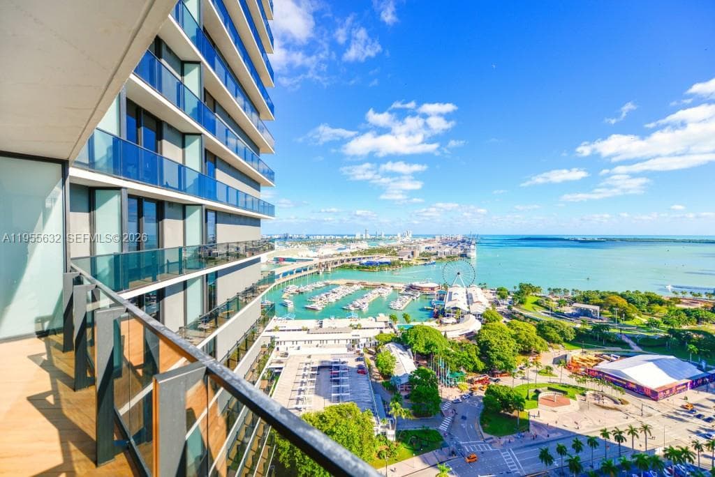 398 NE 5th St # 2314, Miami FL 33132 — 25