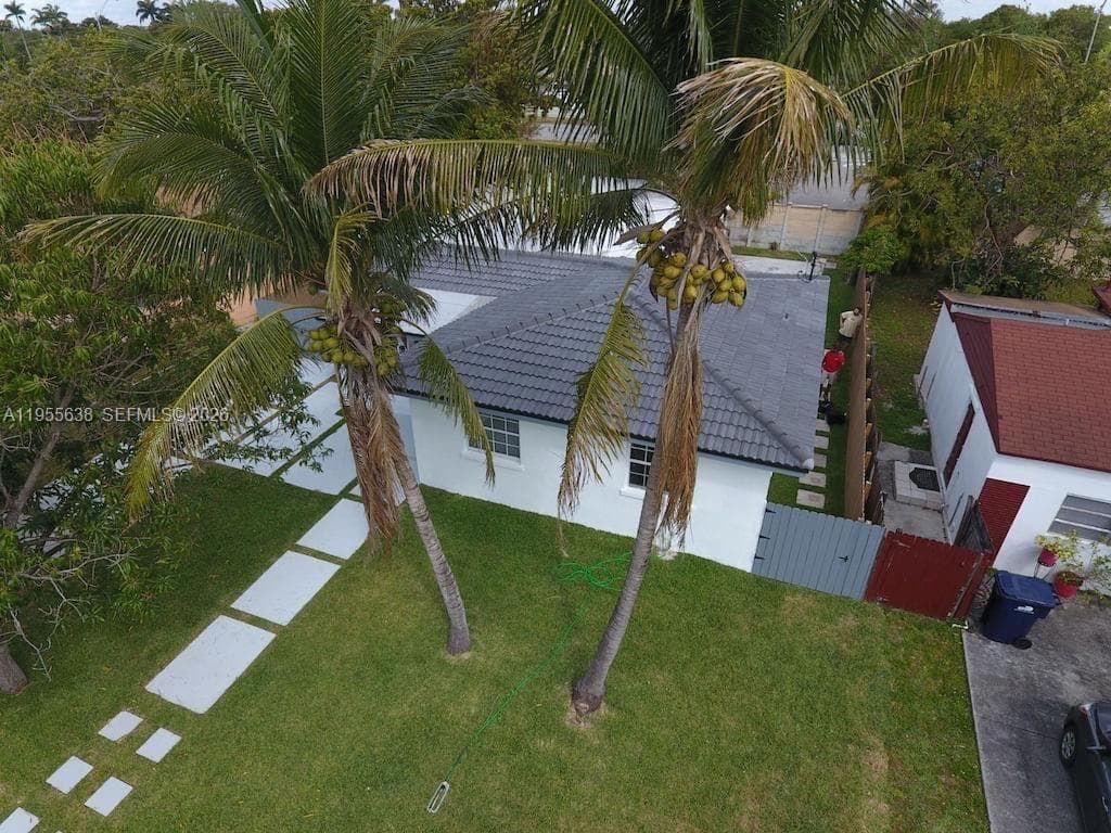 2375 NE 185th St, Miami FL 33180 — 1
