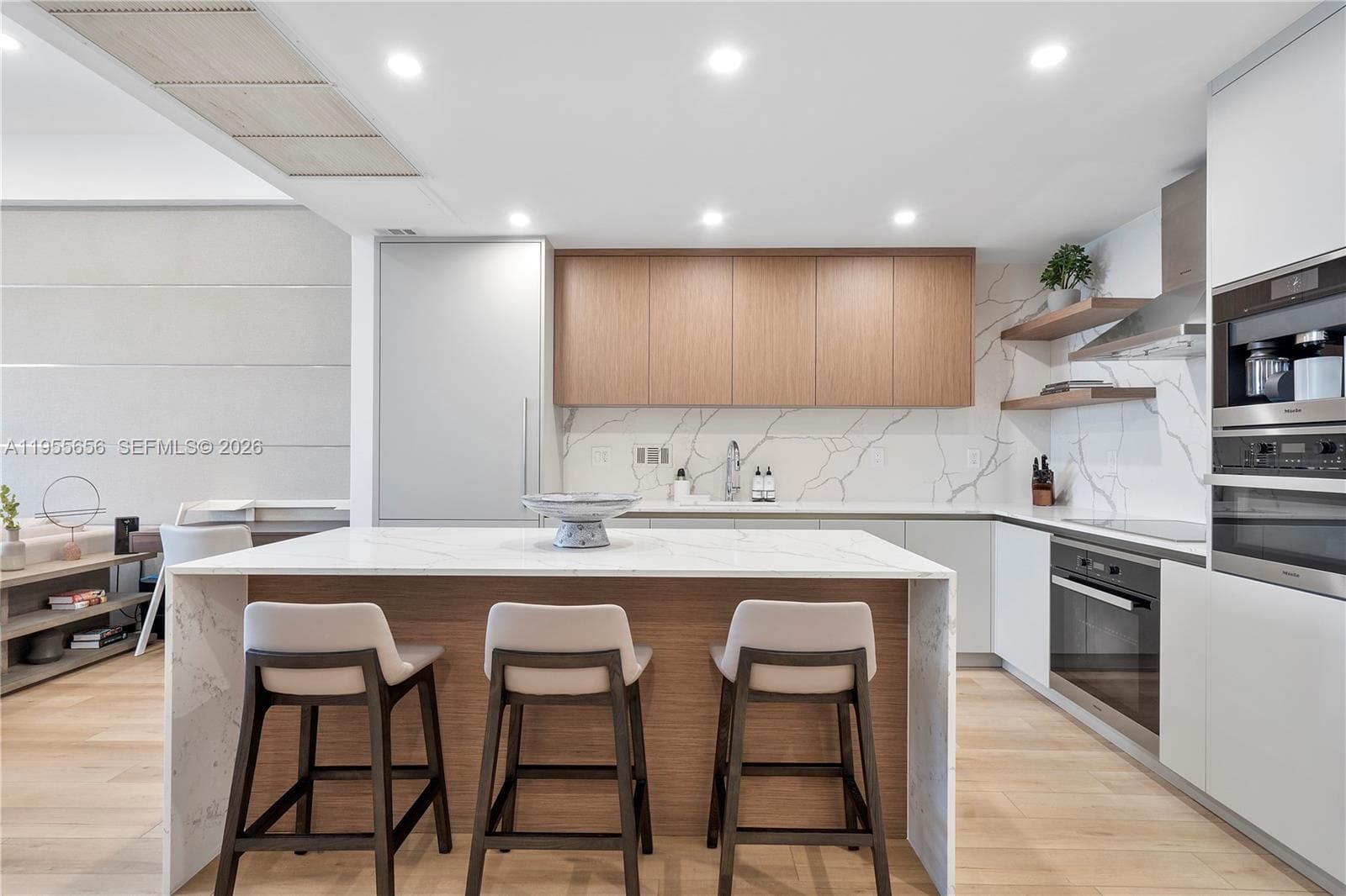 2301 Collins Ave # 1633, Miami Beach FL 33139 — 2