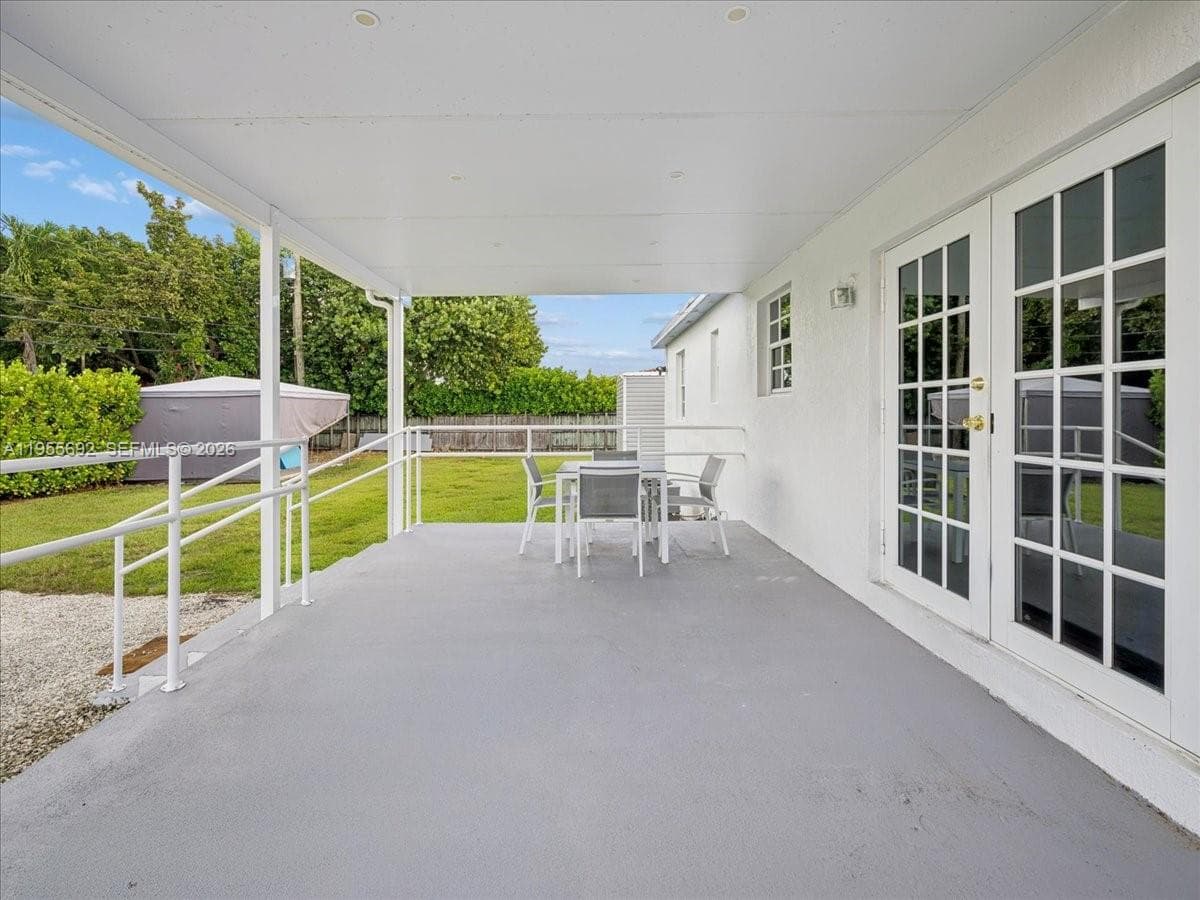 6891 SW 26th Ter, Miami FL 33155 — 23