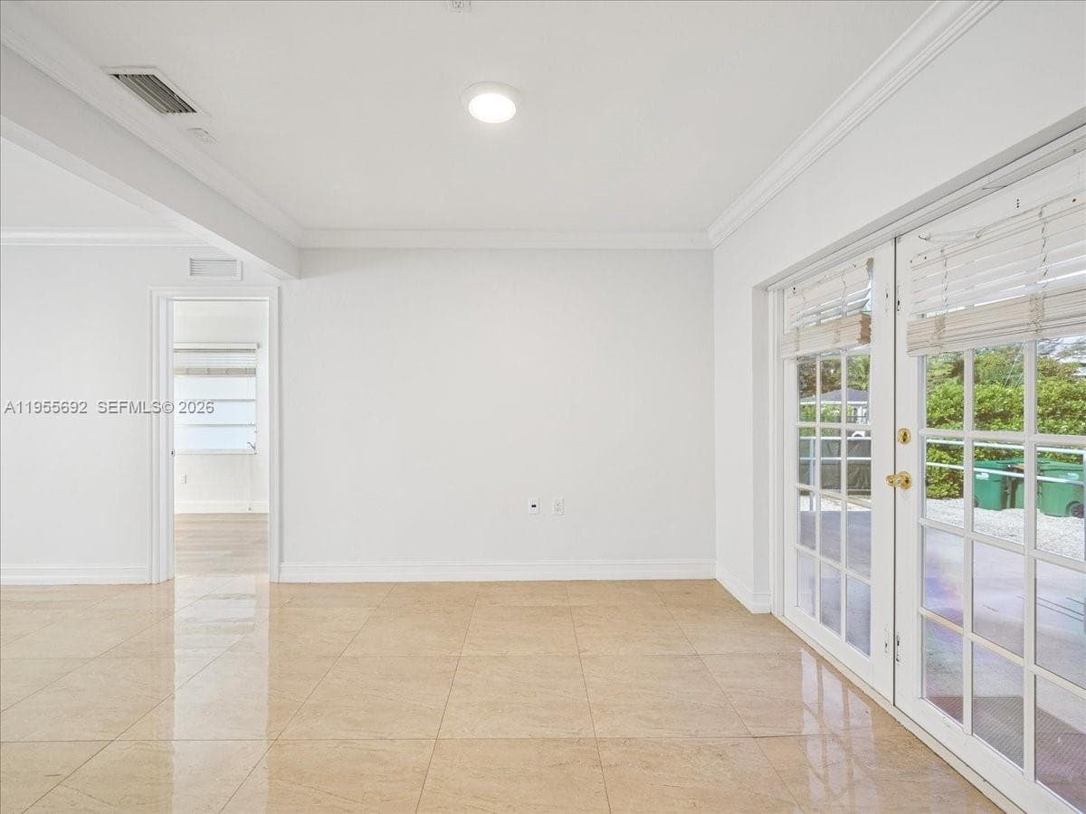 6891 SW 26th Ter, Miami FL 33155 — 7