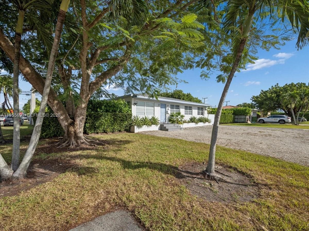 6891 SW 26th Ter, Miami FL 33155 — 3