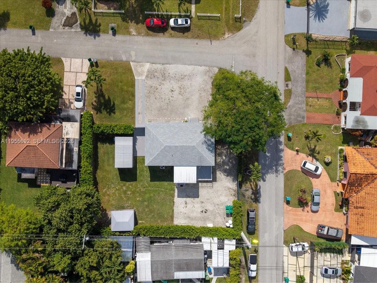 6891 SW 26th Ter, Miami FL 33155 — 32