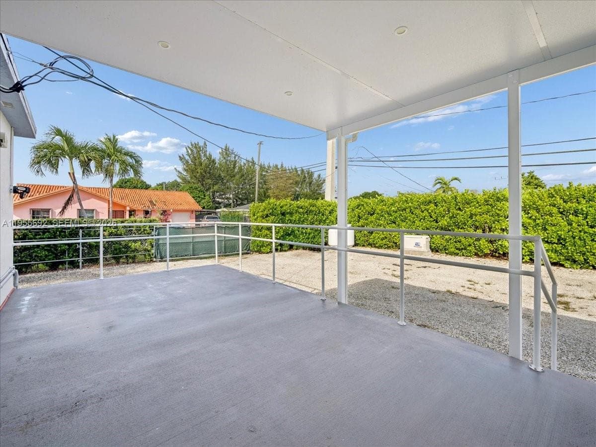 6891 SW 26th Ter, Miami FL 33155 — 24