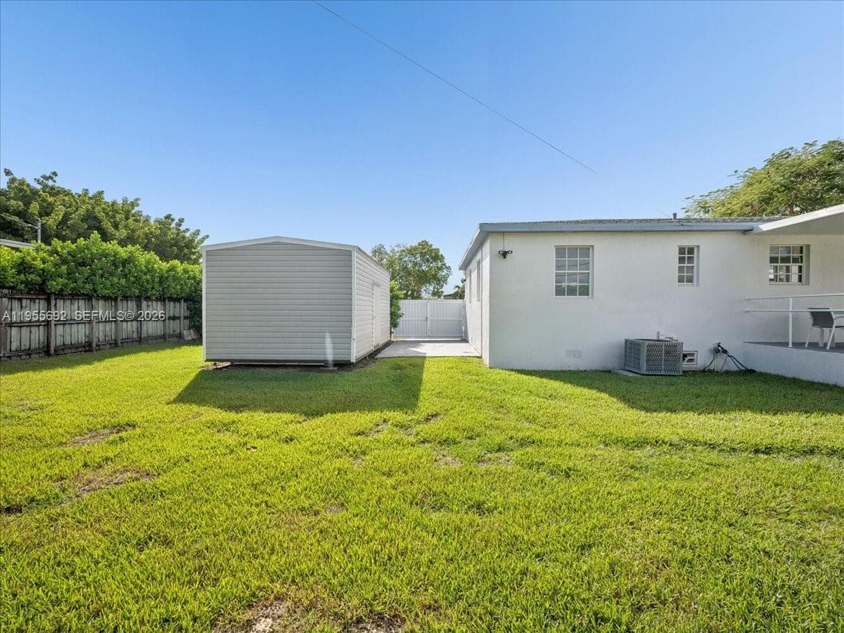 6891 SW 26th Ter, Miami FL 33155 — 31