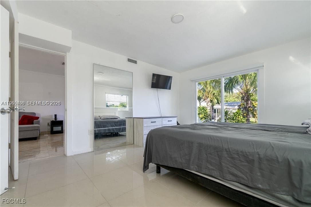 947 NE 149 #1 # 1, North Miami FL 33960 — 3