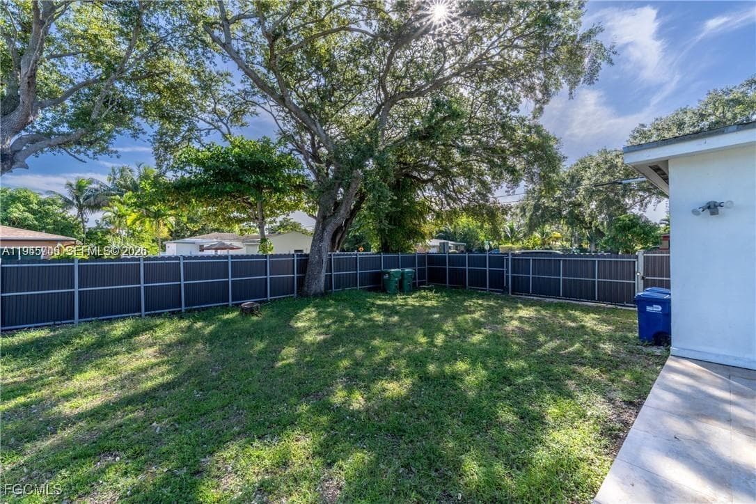 947 NE 149 #1 # 1, North Miami FL 33960 — 4