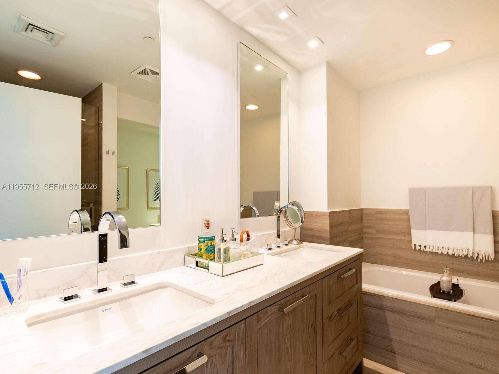 360 Ocean Dr # 606S, Key Biscayne FL 33149 — 29