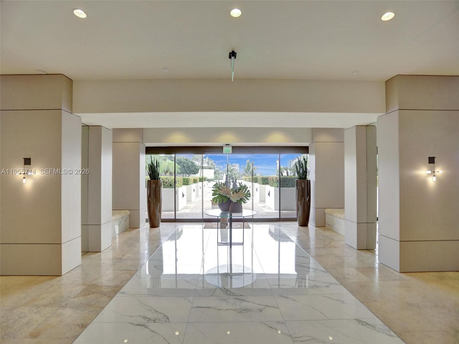 1000 W Island Blvd # 1209, Aventura FL 33160 — 26
