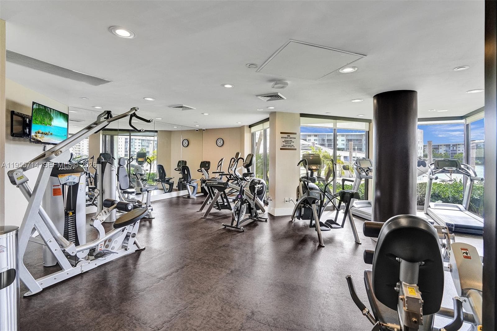 1000 W Island Blvd # 1209, Aventura FL 33160 — 30