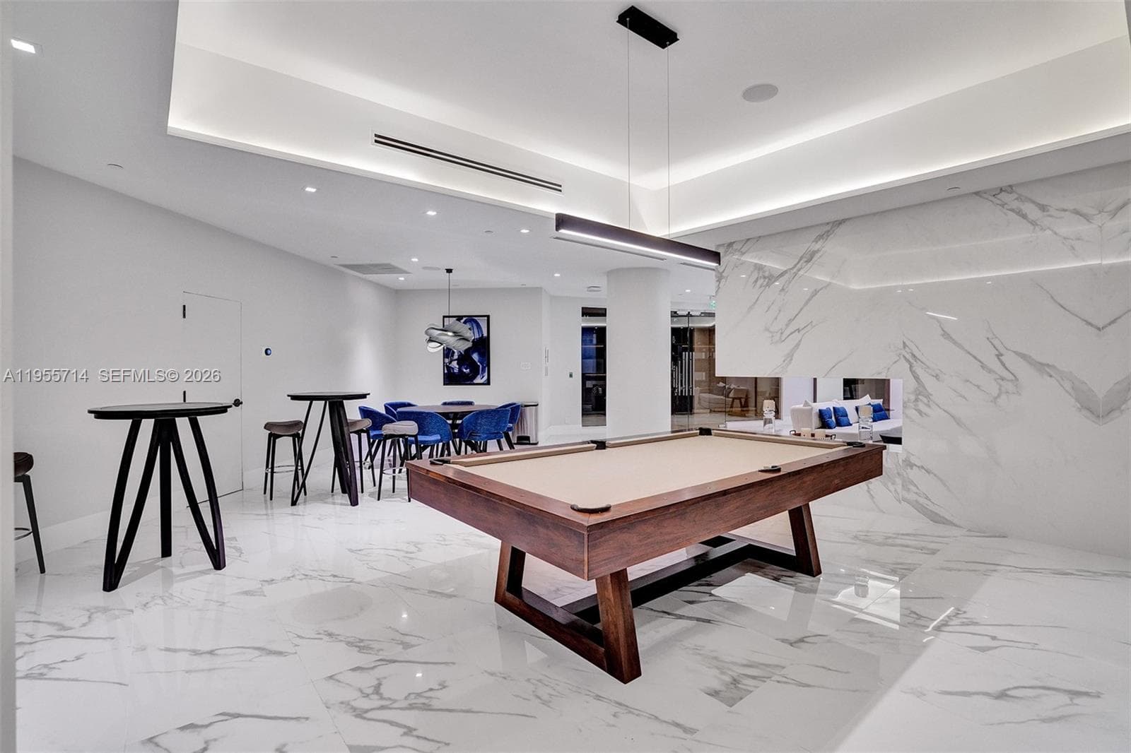 1000 W Island Blvd # 1209, Aventura FL 33160 — 35