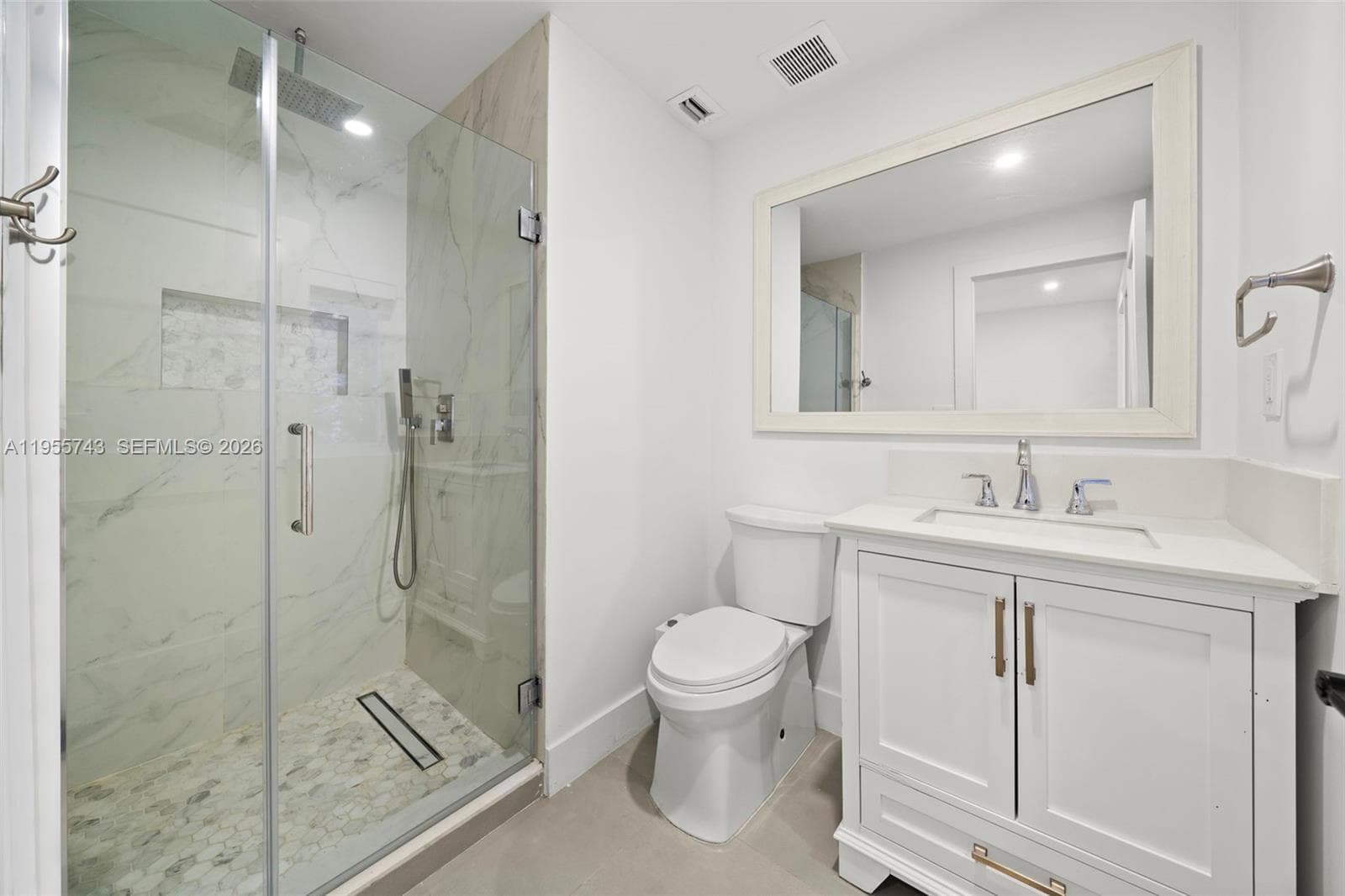 3166 Royal Palm Ave, Miami Beach FL 33140 — 23