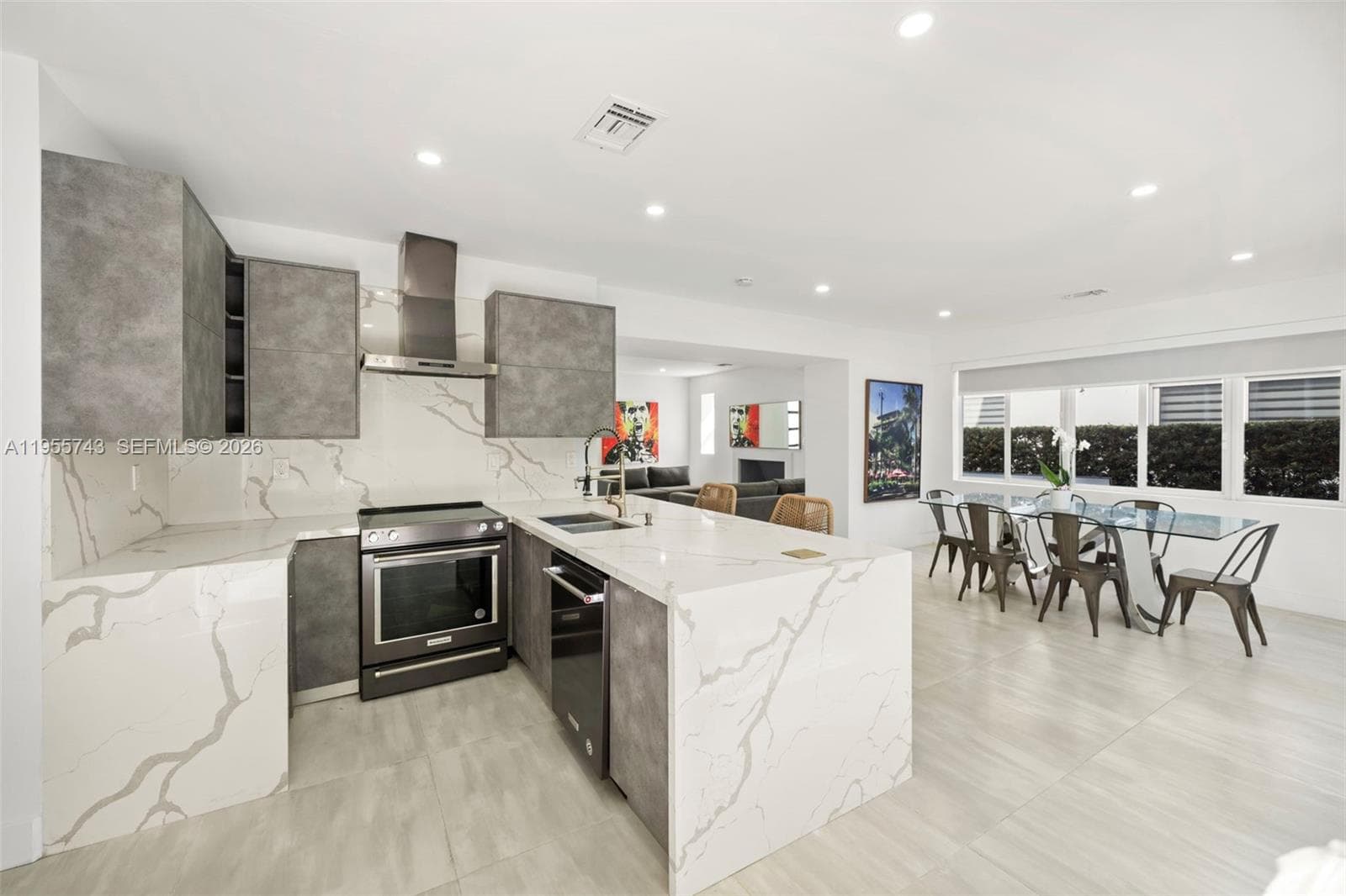 3166 Royal Palm Ave, Miami Beach FL 33140 — 17