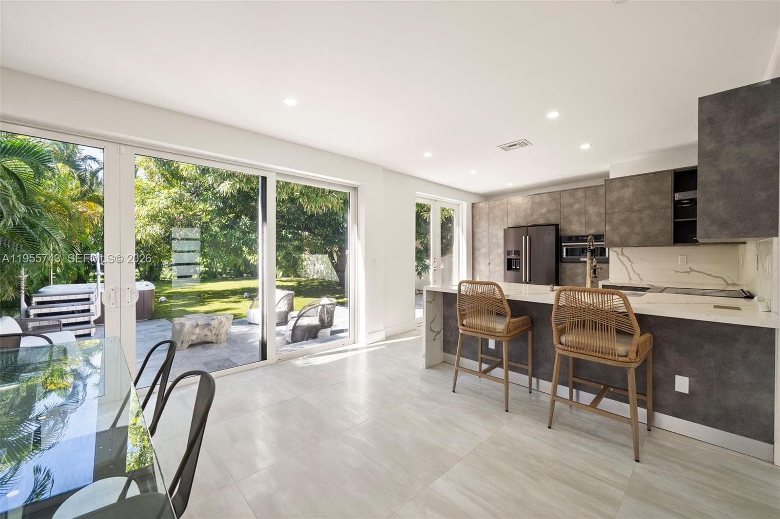 3166 Royal Palm Ave, Miami Beach FL 33140 — 16
