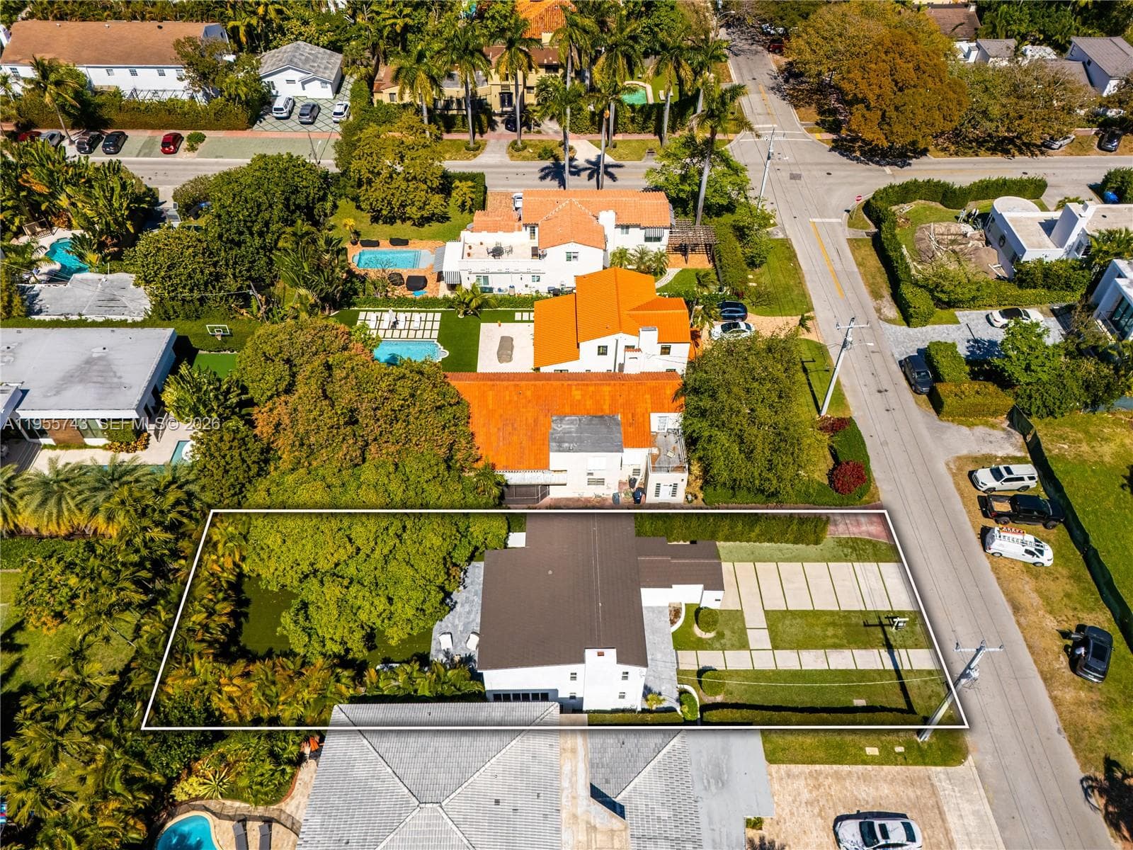3166 Royal Palm Ave, Miami Beach FL 33140 — 34