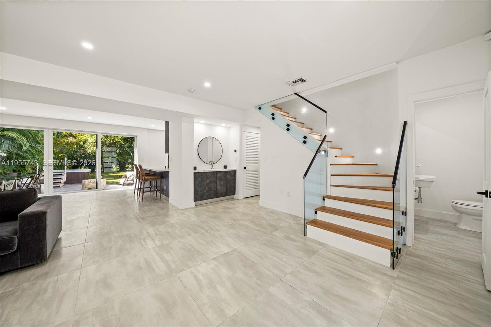 3166 Royal Palm Ave, Miami Beach FL 33140 — 18