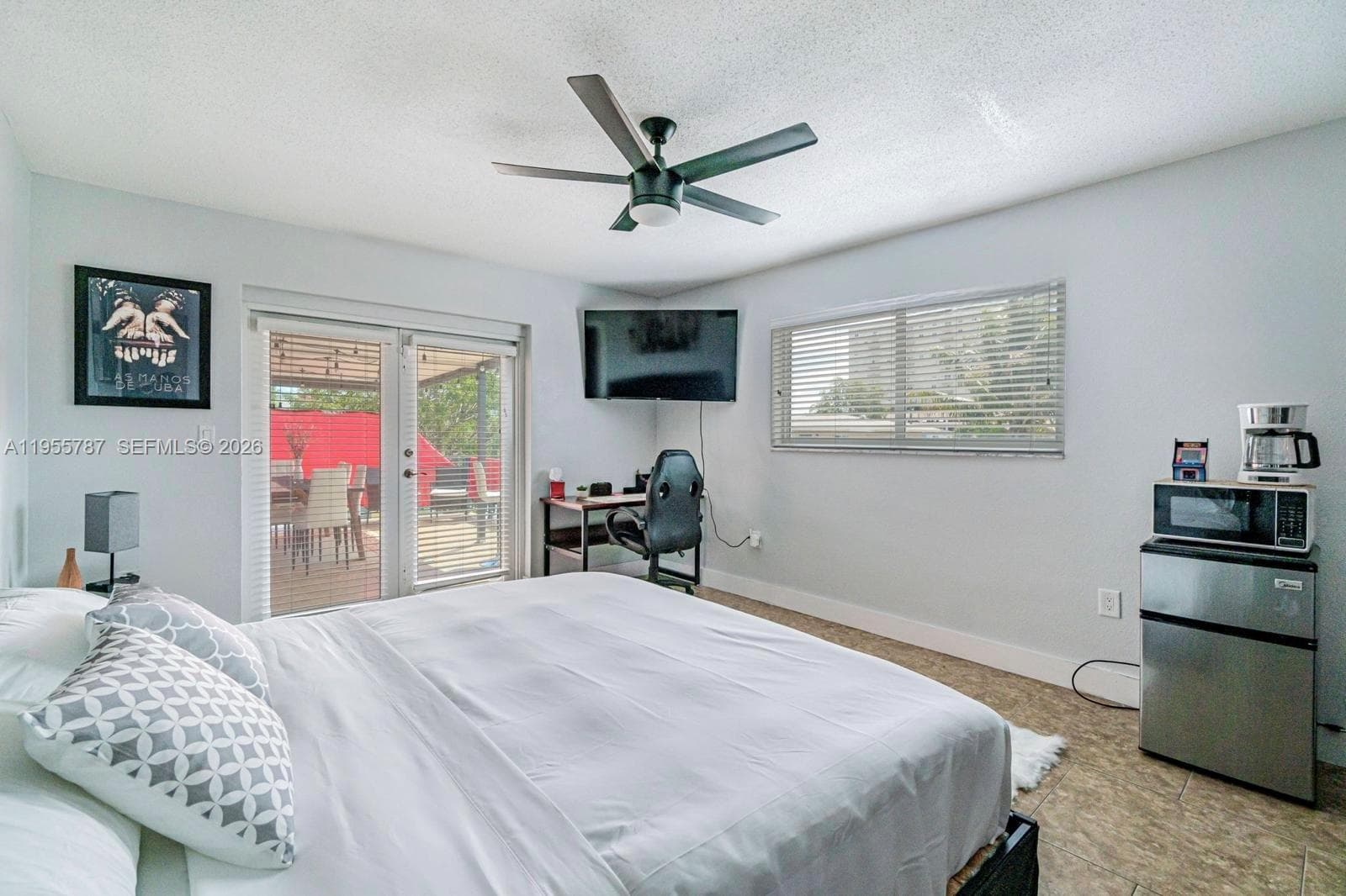 901 NW 22nd Pl, Miami FL 33125 — 24