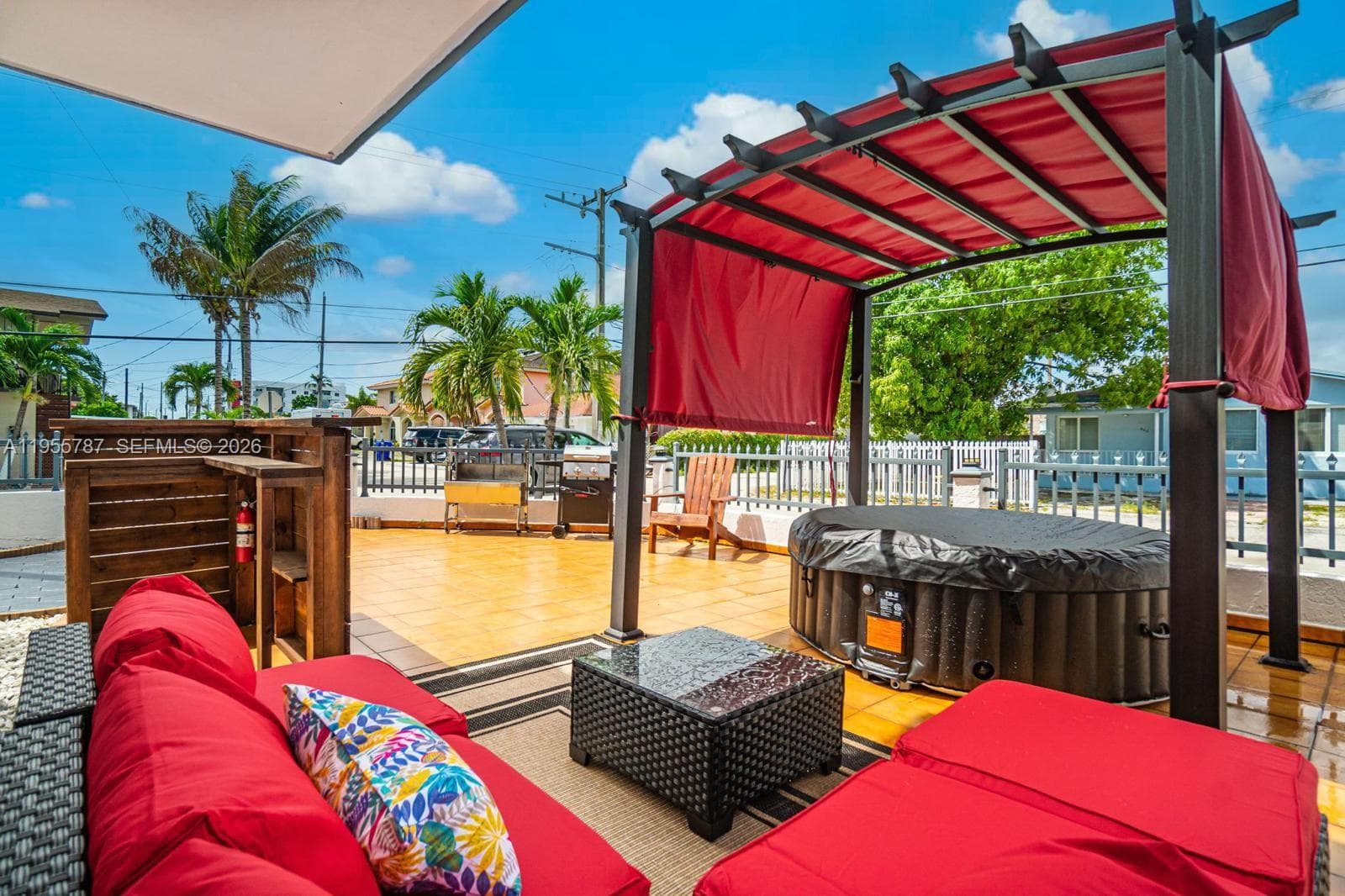 901 NW 22nd Pl, Miami FL 33125 — 33