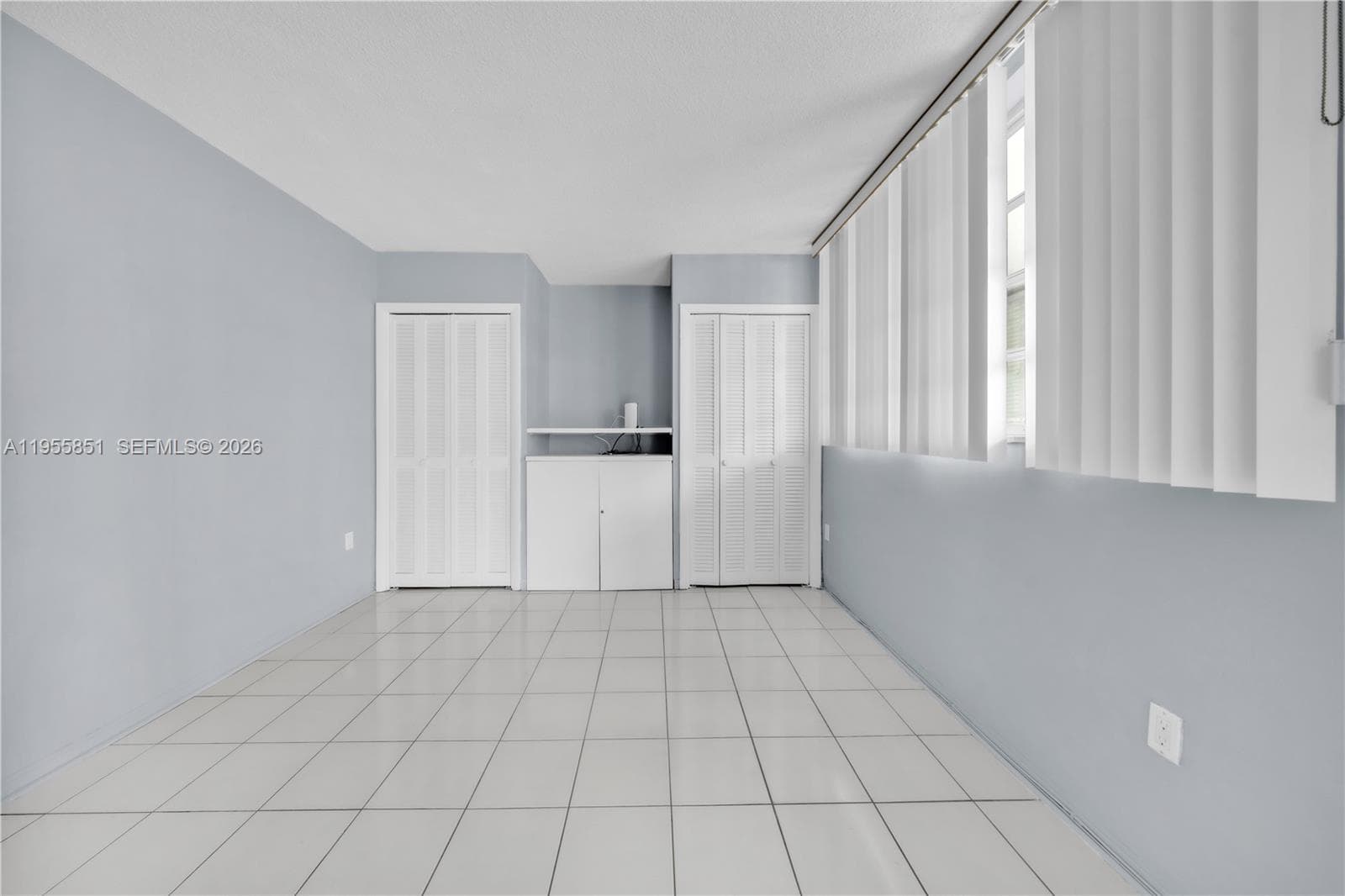 3030 Marcos Dr, Aventura FL 33160 — 6
