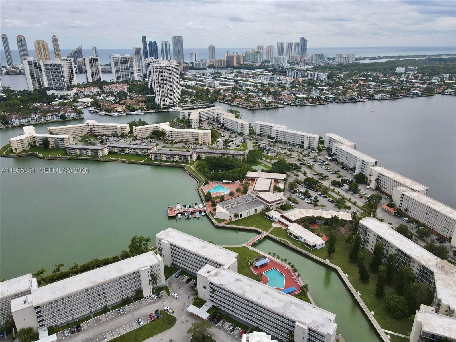 3030 Marcos Dr, Aventura FL 33160 — 38