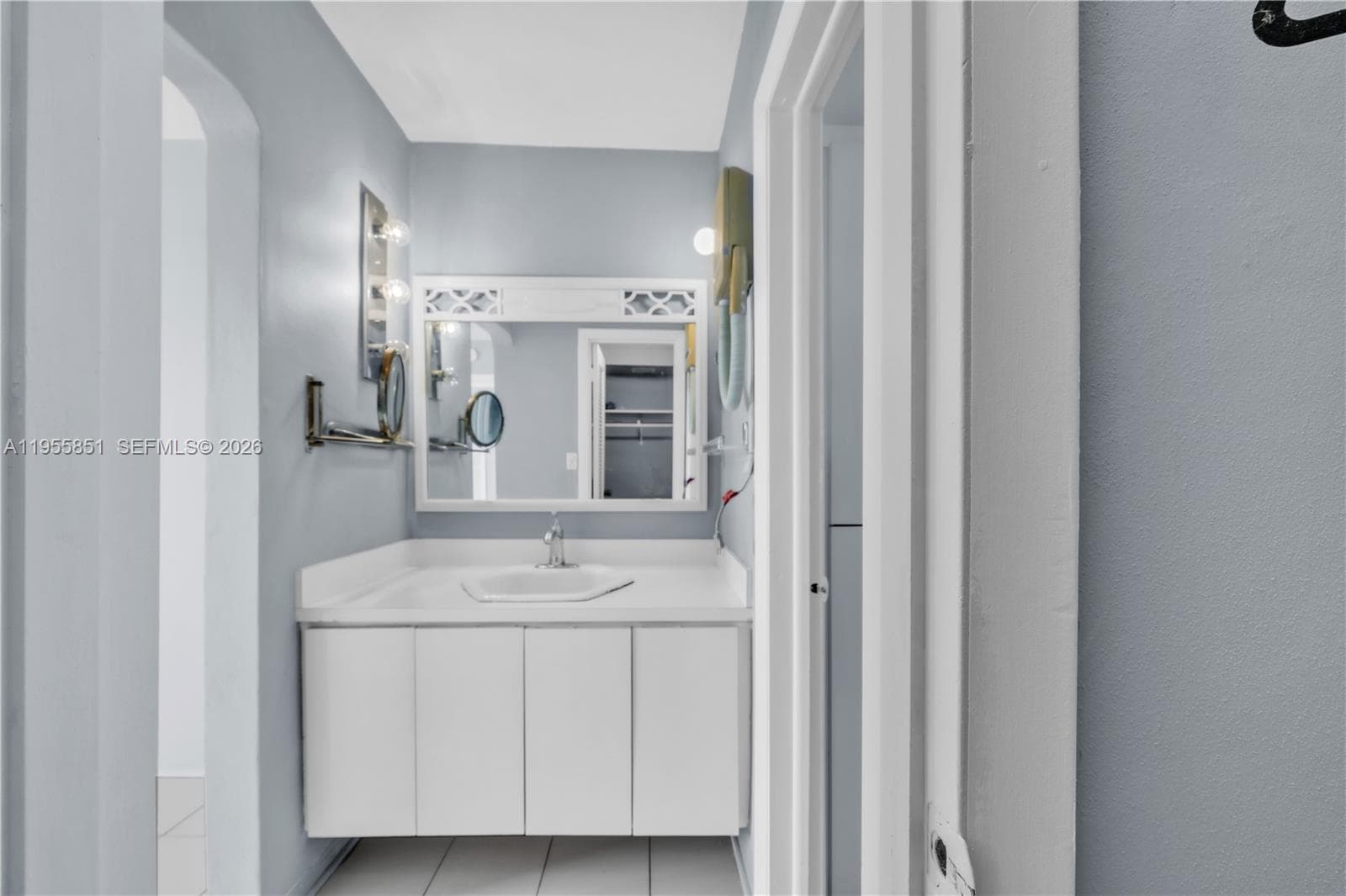 3030 Marcos Dr, Aventura FL 33160 — 14