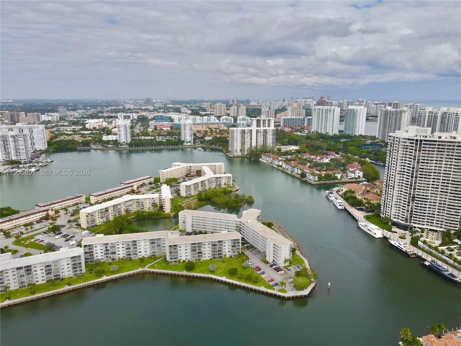 3030 Marcos Dr, Aventura FL 33160 — 41