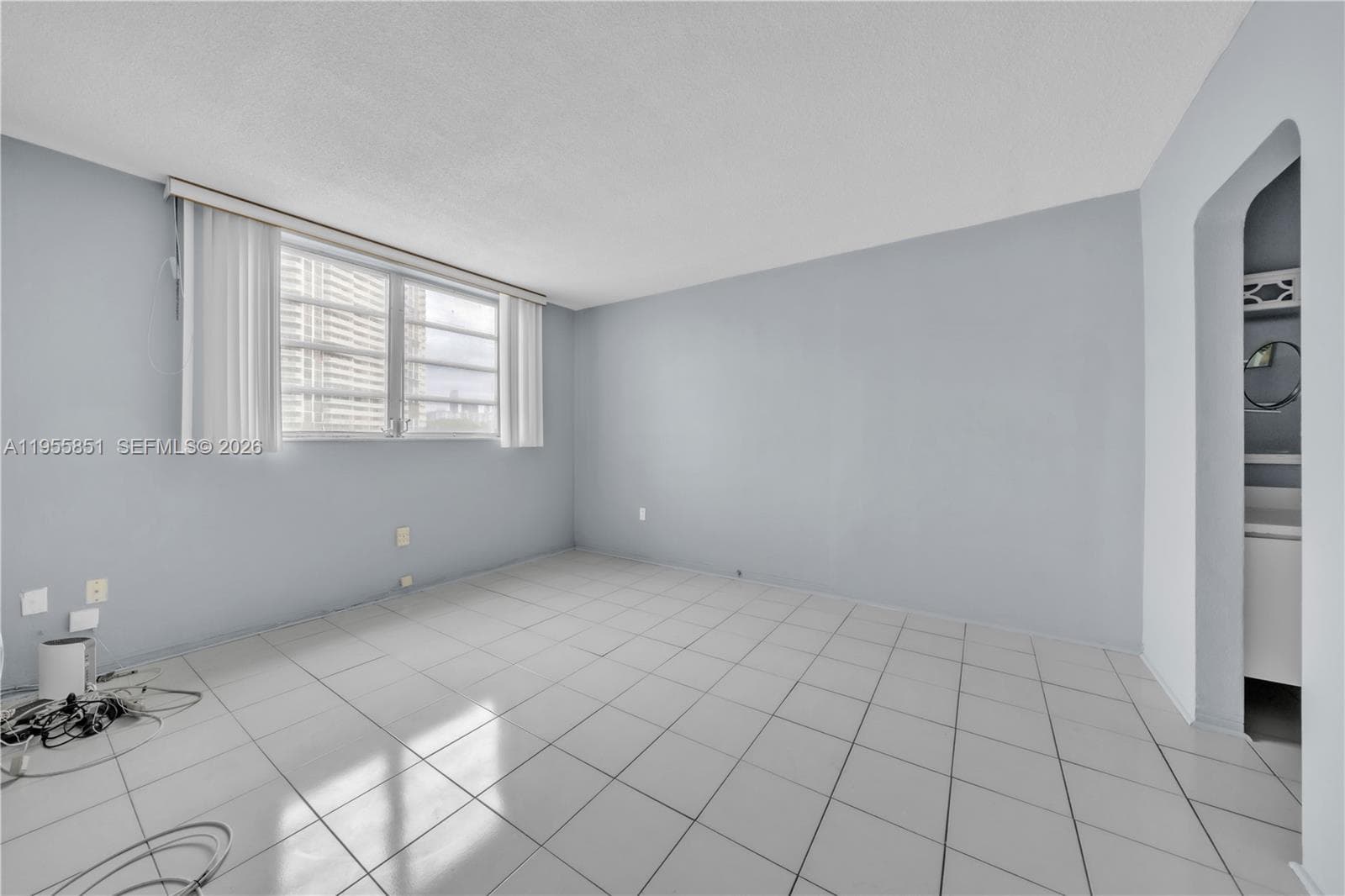 3030 Marcos Dr, Aventura FL 33160 — 19