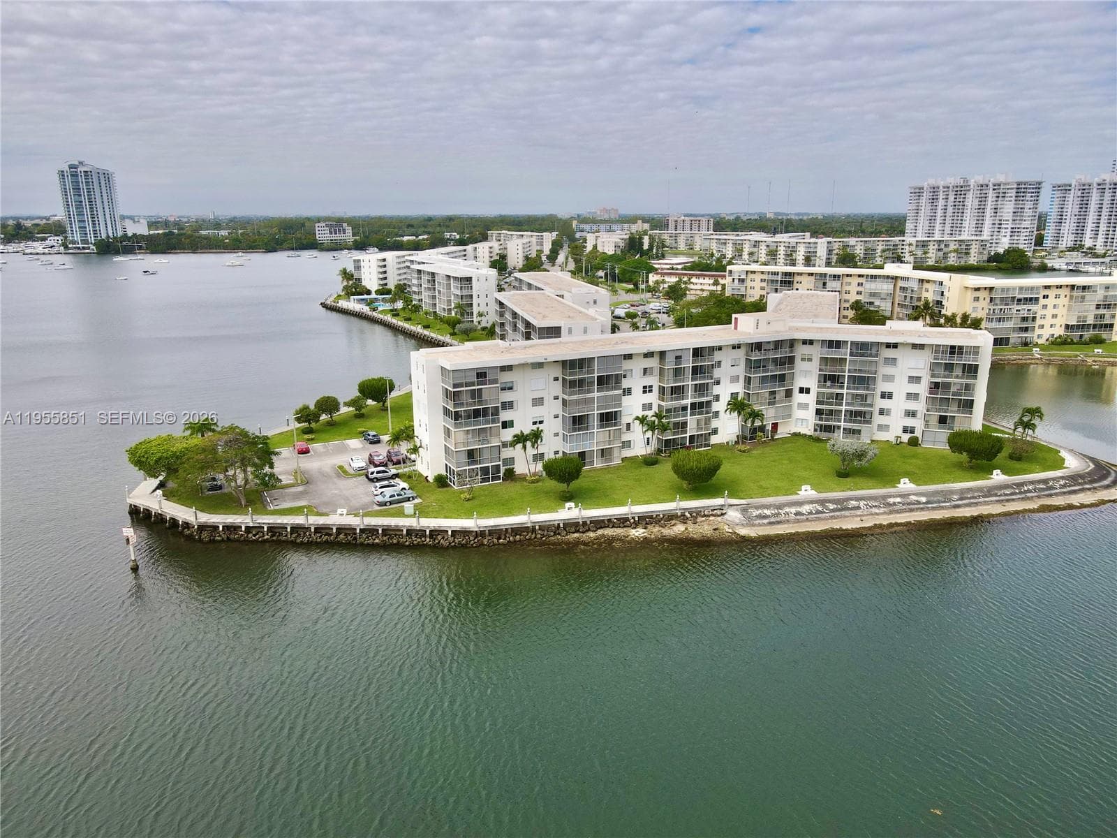 3030 Marcos Dr, Aventura FL 33160 — 39