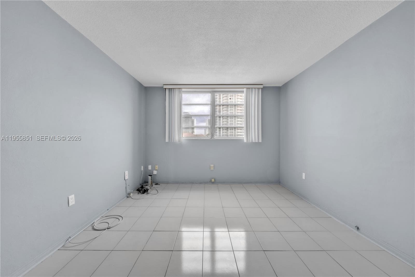 3030 Marcos Dr, Aventura FL 33160 — 4