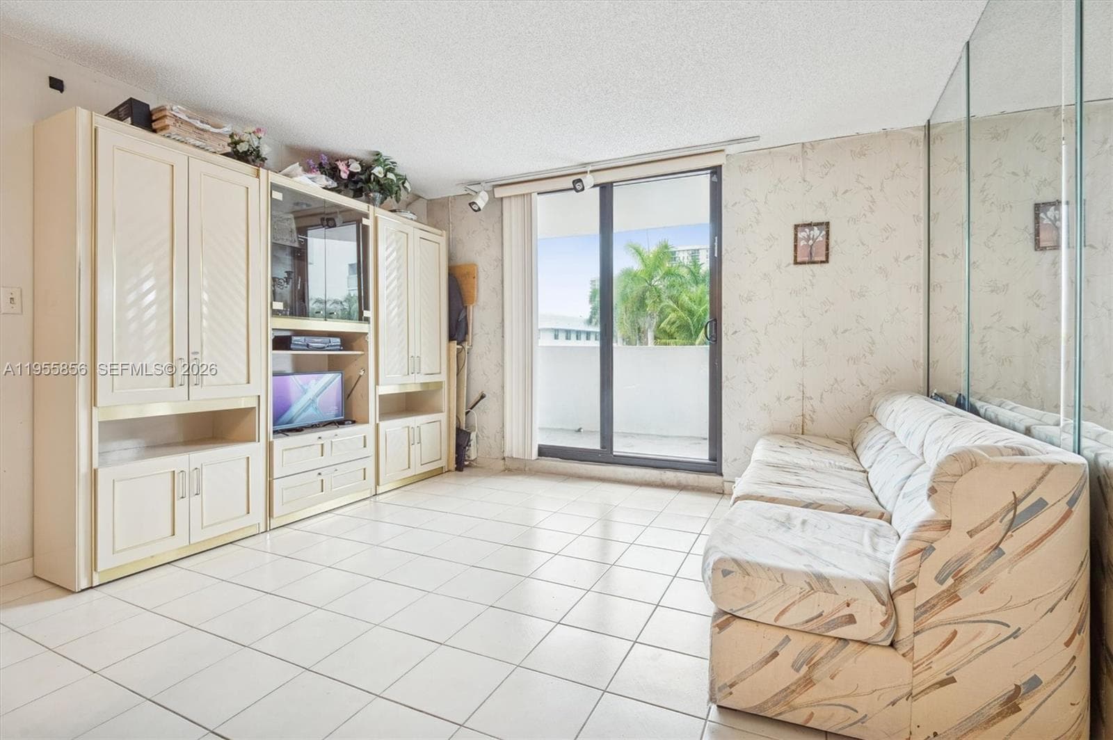 4301 Collins Ave # 202, Miami Beach FL 33140 — 3