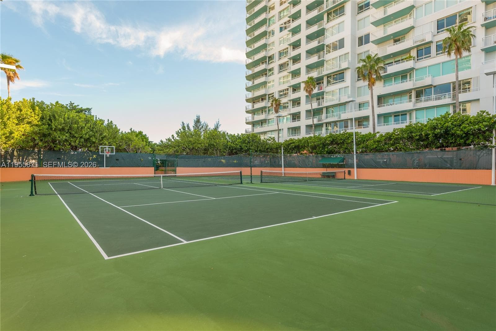300 S Pointe Dr # 907, Miami Beach FL 33139 — 72