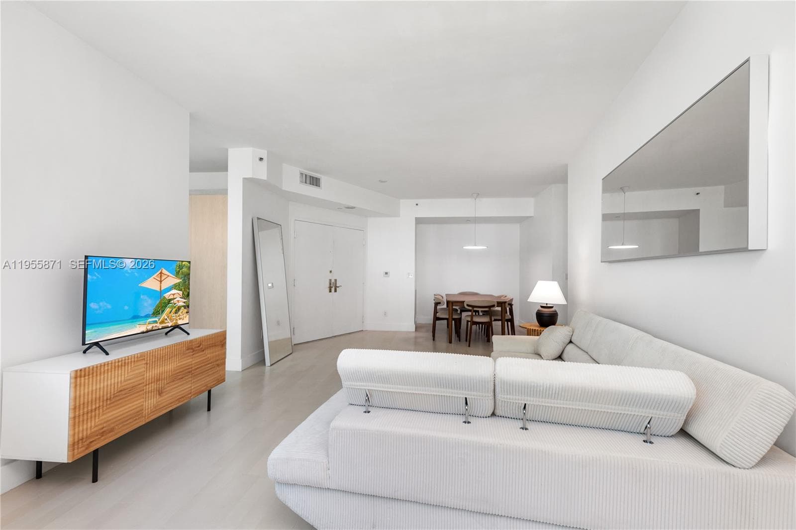 300 S Pointe Dr # 907, Miami Beach FL 33139 — 2