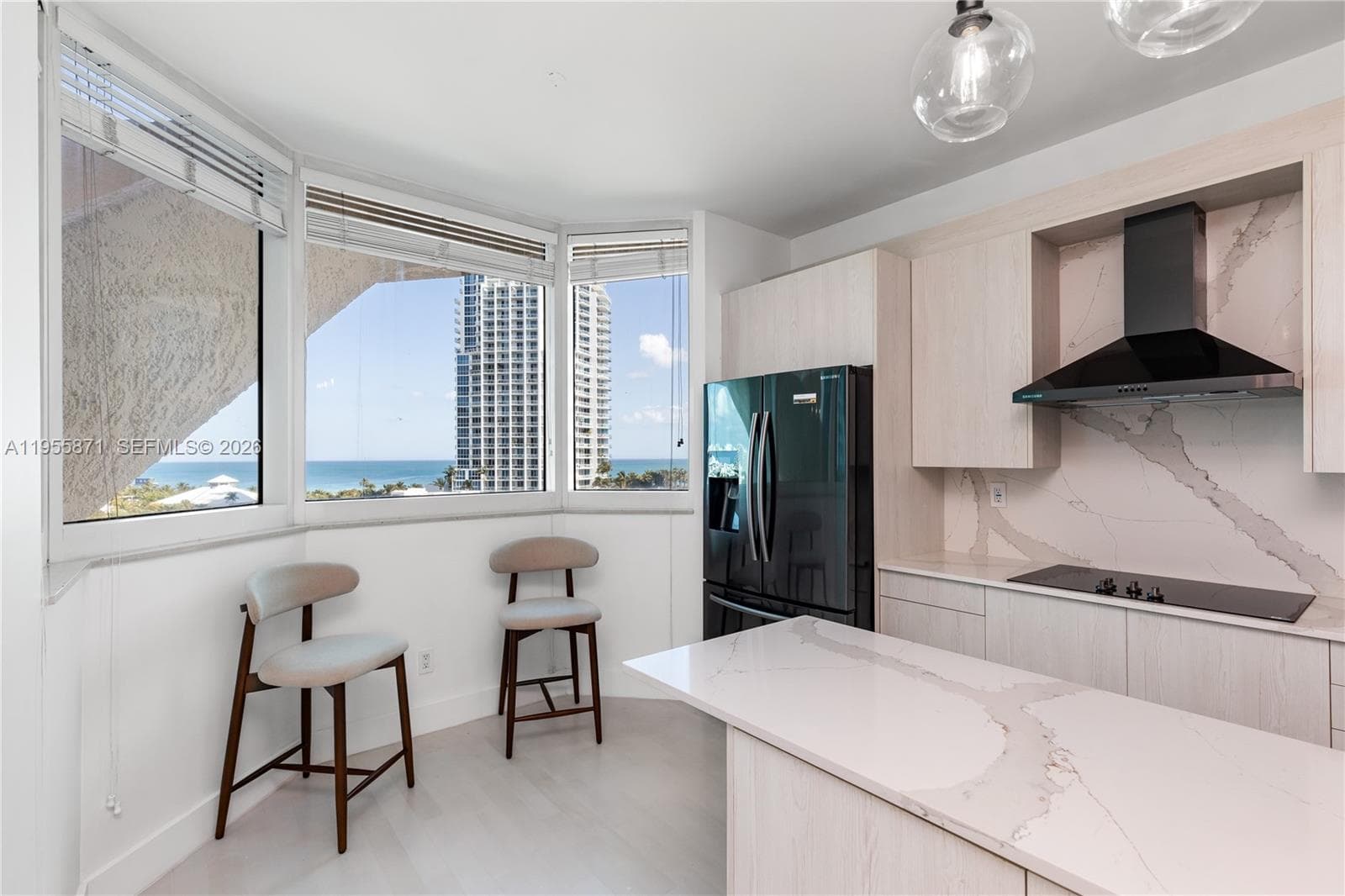 300 S Pointe Dr # 907, Miami Beach FL 33139 — 16