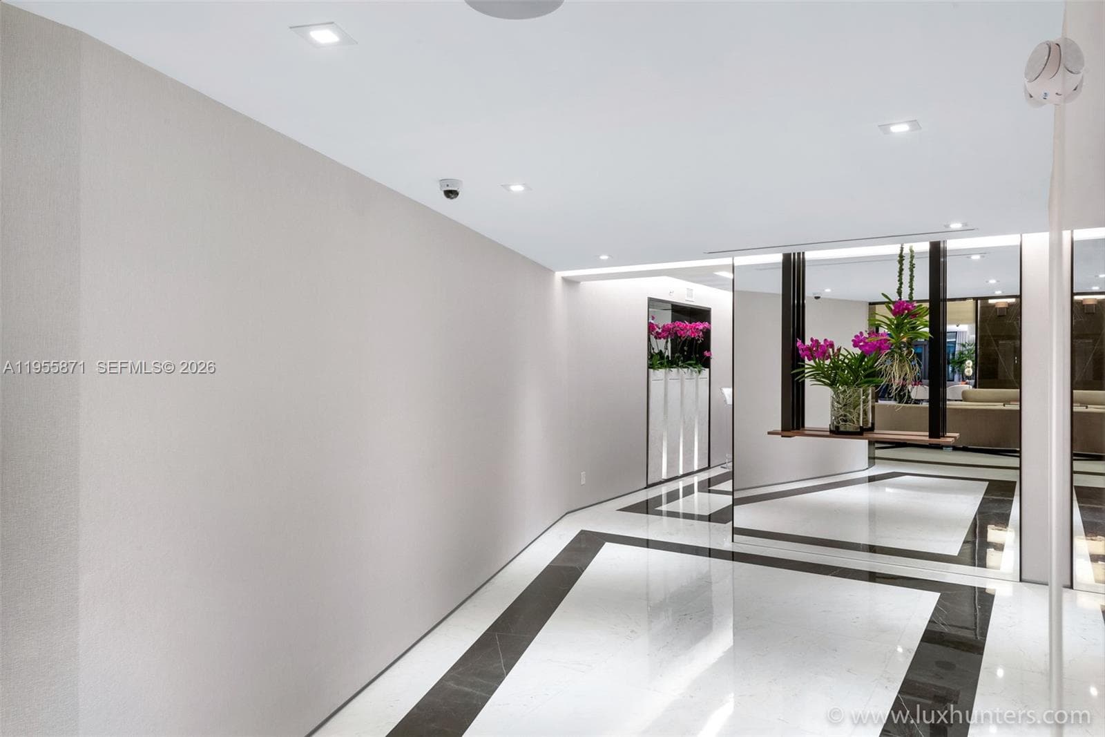 300 S Pointe Dr # 907, Miami Beach FL 33139 — 80