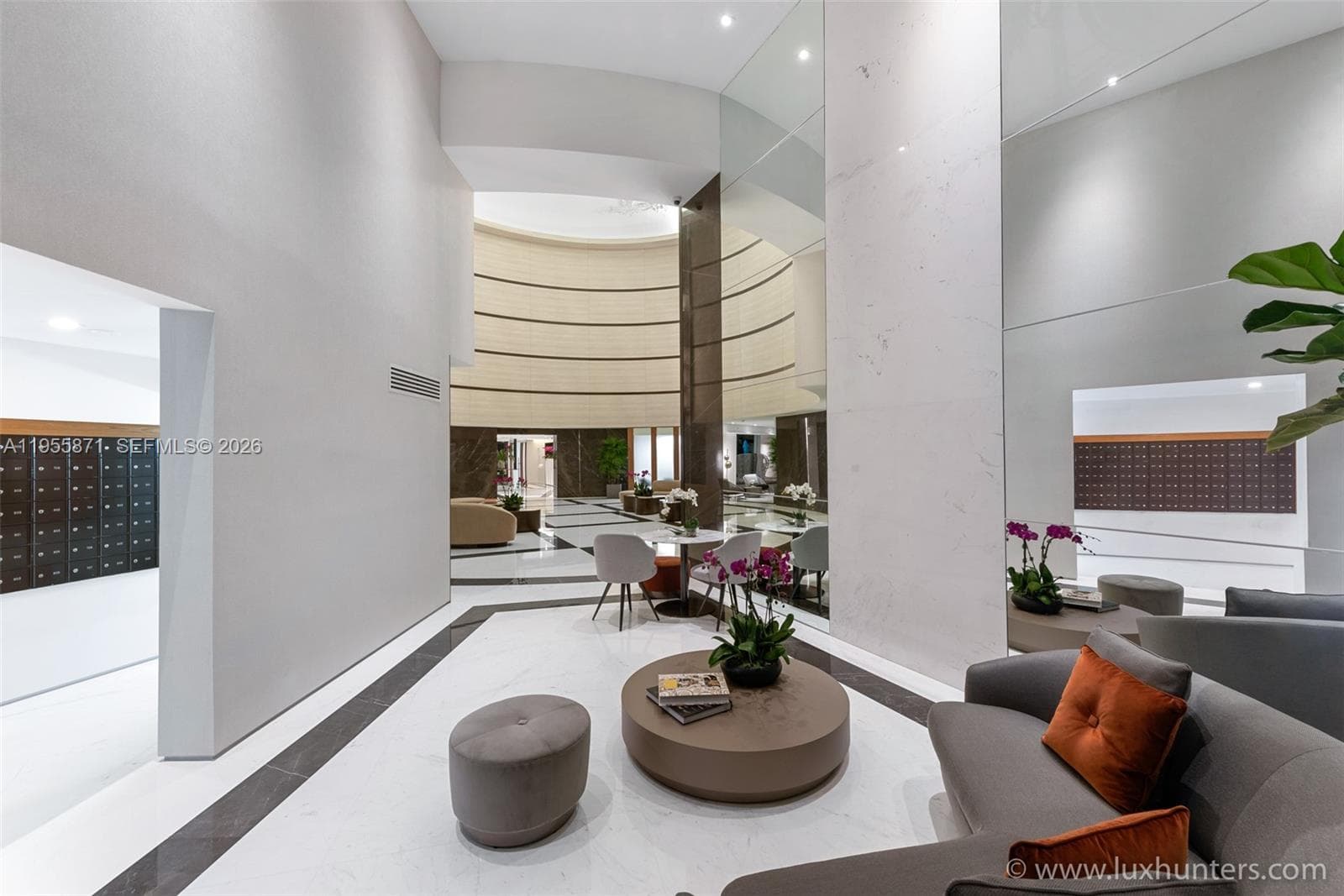 300 S Pointe Dr # 907, Miami Beach FL 33139 — 81