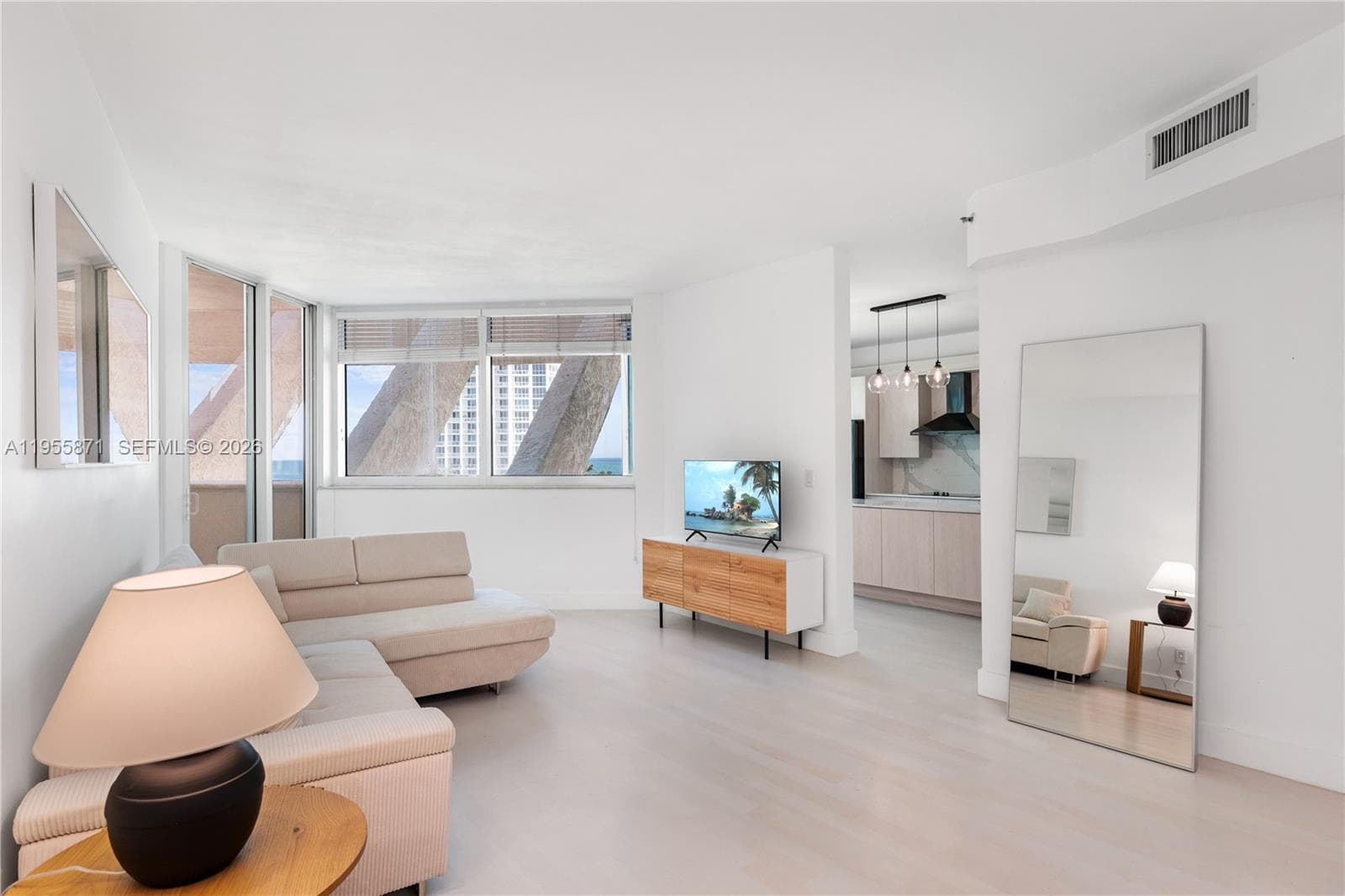 300 S Pointe Dr # 907, Miami Beach FL 33139 — 1