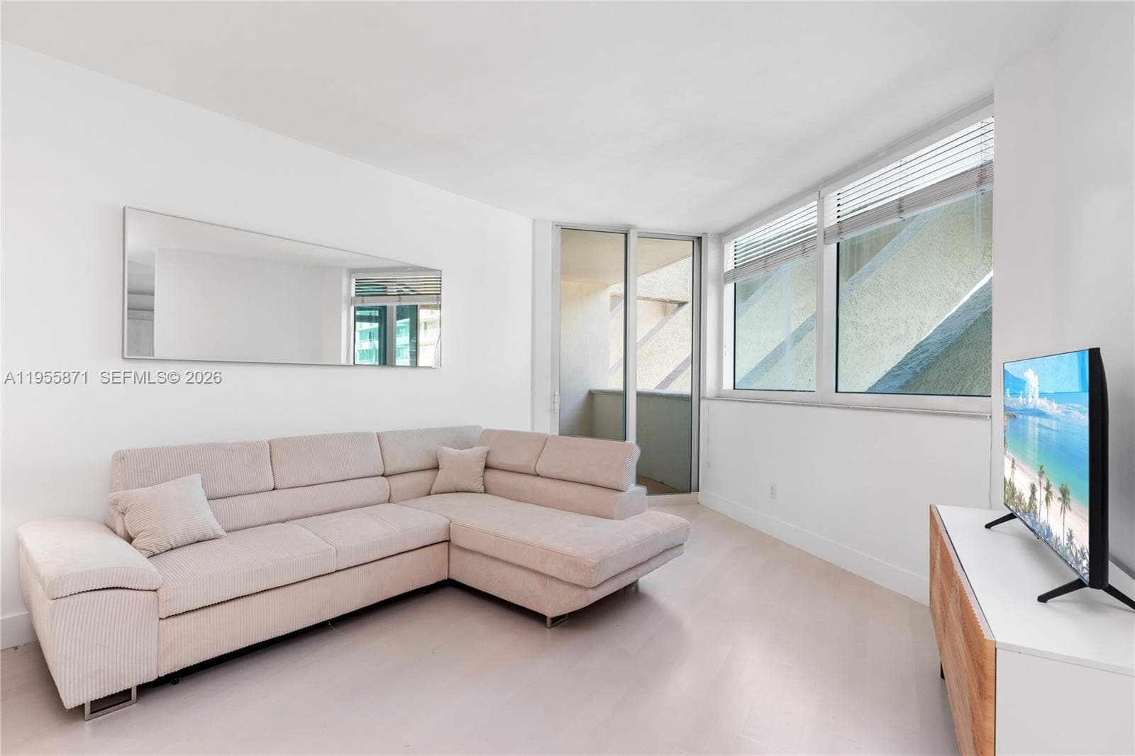 300 S Pointe Dr # 907, Miami Beach FL 33139 — 5