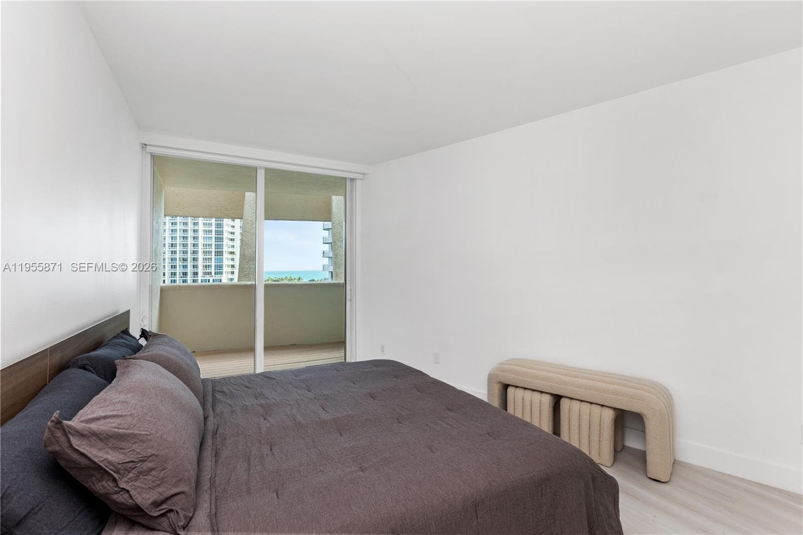 300 S Pointe Dr # 907, Miami Beach FL 33139 — 20